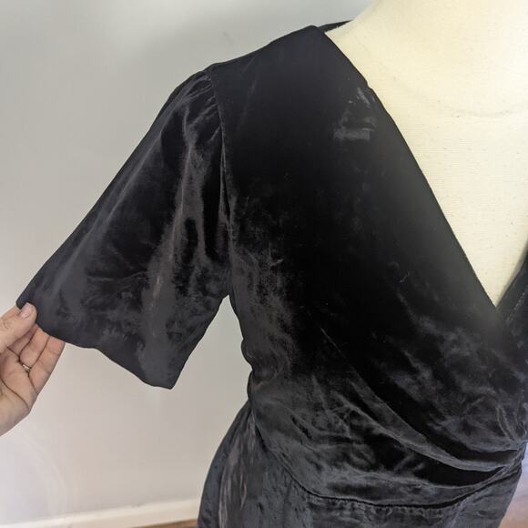 Women's Ann Taylor Black Crushed Velvet Wrap Dress Size 8 Christmas Holiday - Picture 6 of 11